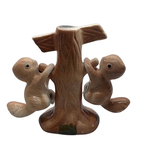 Chipmunk Salt & Pepper Shakers - Picture 1 of 1